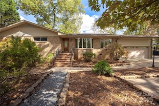 203 Ewing Dr, Belmont, NC 28012