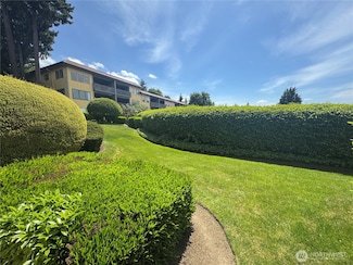11642 100th Ave NE Unit A105, Kirkland, WA 98034