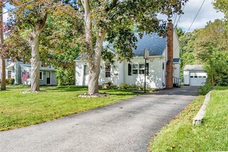 836 Harmon Rd, Penfield, NY 14526