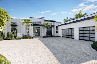 10400 Via Parma Way, Miromar Lakes, FL 33913