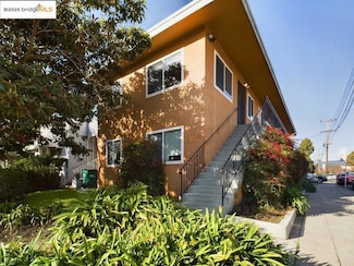 3811 Opal St Unit 3801, Oakland, CA 94609