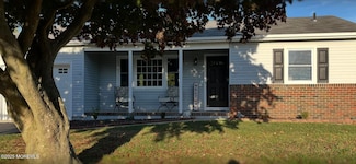 2 Hampshire Rd, Toms River, NJ 08757