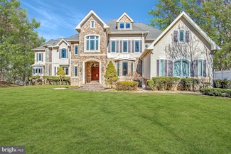 7024 Green Oak Dr, McLean, VA 22101