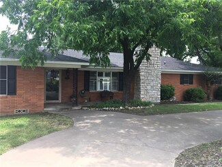 201 S Hill St, Valley View, TX 76272