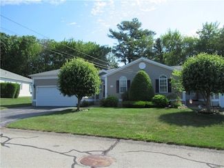 73 Orchard Meadows Dr, Smithfield, RI 02917