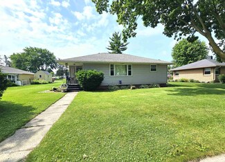 215 Pleasant Ave, Waupun, WI 53963