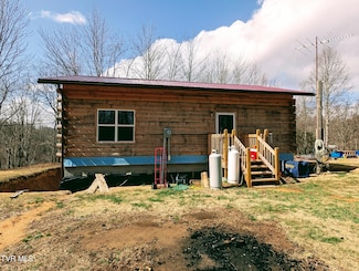 326 Flat Top Rd, Coeburn, VA 24230
