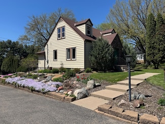 1635 Dodd Rd, Saint Paul, MN 55118