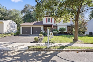 10 Colonial Ct, Howell, NJ 07731