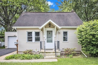 725 Center St, Mason, MI 48854