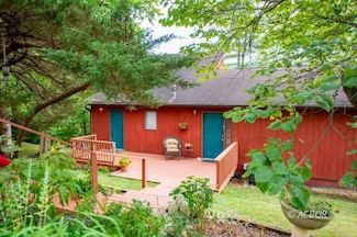 5800 University Heights Dr, Athens, OH 45701