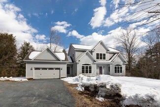 88 Davenport Ln, Hartford, VT 05001