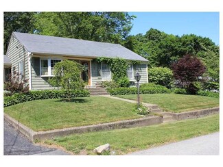 30 Hunter Dr, Cumberland, RI 02864