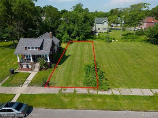 2599 Lenox St, Detroit, MI 48215