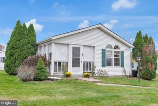 97 Acorn Ct E, New Hope, PA 18938