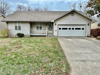 121 S Frederick Ave, Maryville, MO 64468