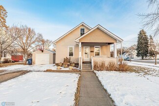 204 12th St N, Moorhead, MN 56560