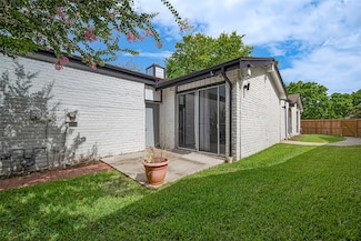 1014 Fleetwood Place Dr, Houston, TX 77079