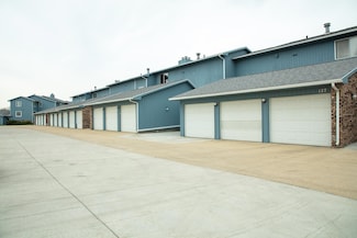 125 Southbrooke Dr Unit 2, Waterloo, IA 50702