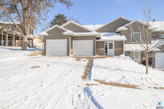 4704 S Acorn Ave, Sioux Falls, SD 57105