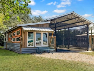 2390 Park Ave, Port St. Joe, FL 32456