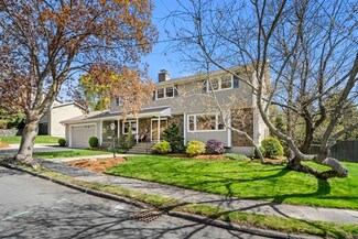 30 Thompson Rd, Marblehead, MA 01945