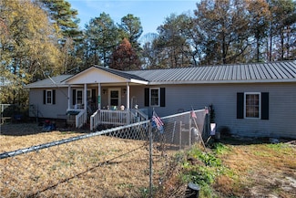 115 Mcnair Dr, Westminster, SC 29693