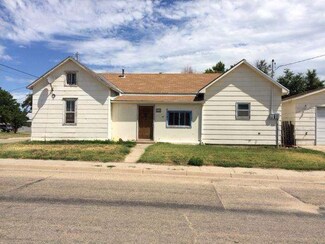 201 10th St, Victoria, KS 67671