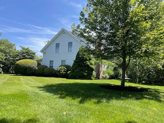 55 Bank St, Harwich Port, MA 02646