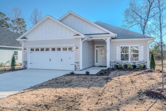 107 Firethorn Cir, Wallace, NC 28466