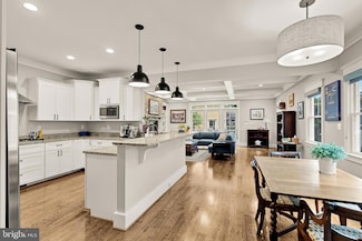 1921 N George Mason Dr, Arlington, VA 22207