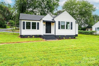 1105 Wildwood Rd NE, Lenoir, NC 28645