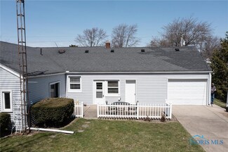 5734 Seaman Rd, Oregon, OH 43616
