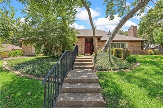 13000 Sandalwood Dr, Woodway, TX 76712