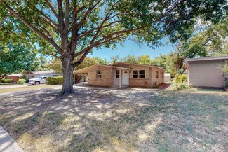 2120 Miriam Ln, Arlington, TX 76010