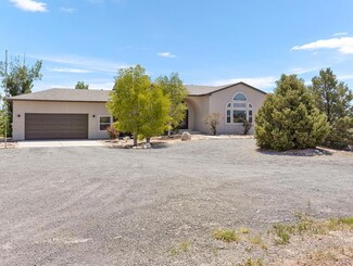 704 S Chimazo Dr, Pueblo, CO 81007