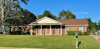 122 Crossgate Dr, Elmore, AL 36025