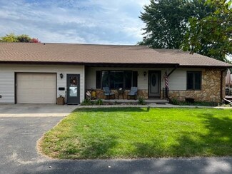713 W Lincoln St, Waupun, WI 53963