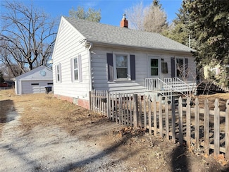 3818 E 8th St, Des Moines, IA 50316