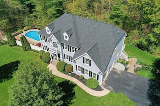 109 Fall Ln, Franklin, MA 02038