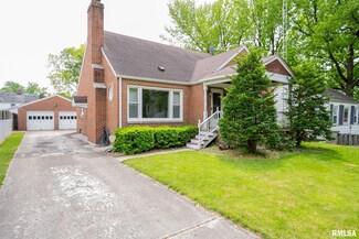 1556 W Edwards St, Springfield, IL 62704
