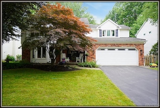 89 Beachridge Dr, East Amherst, NY 14051