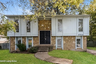 8704 Four Oaks Ct, Louisville, KY 40299