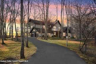 14 Foxwood Rd, New Paltz, NY 12561