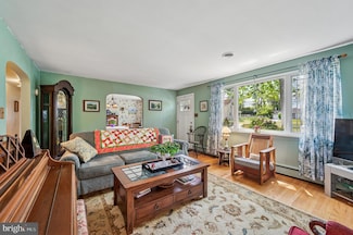 2627 Cynwyd Ave, Broomall, PA 19008