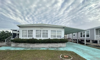 932 Bonaire Ave W, Venice, FL 34285