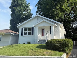 9408 Echo Ln, Saint Louis, MO 63114