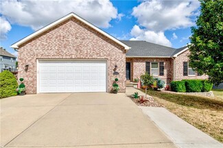 1204 SW 4th St, Oak Grove, MO 64075