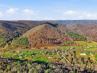 89 Sizer Run Rd, Emporium, PA 15834