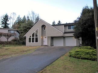 4024 Holly Park Dr NW, Bremerton, WA 98312